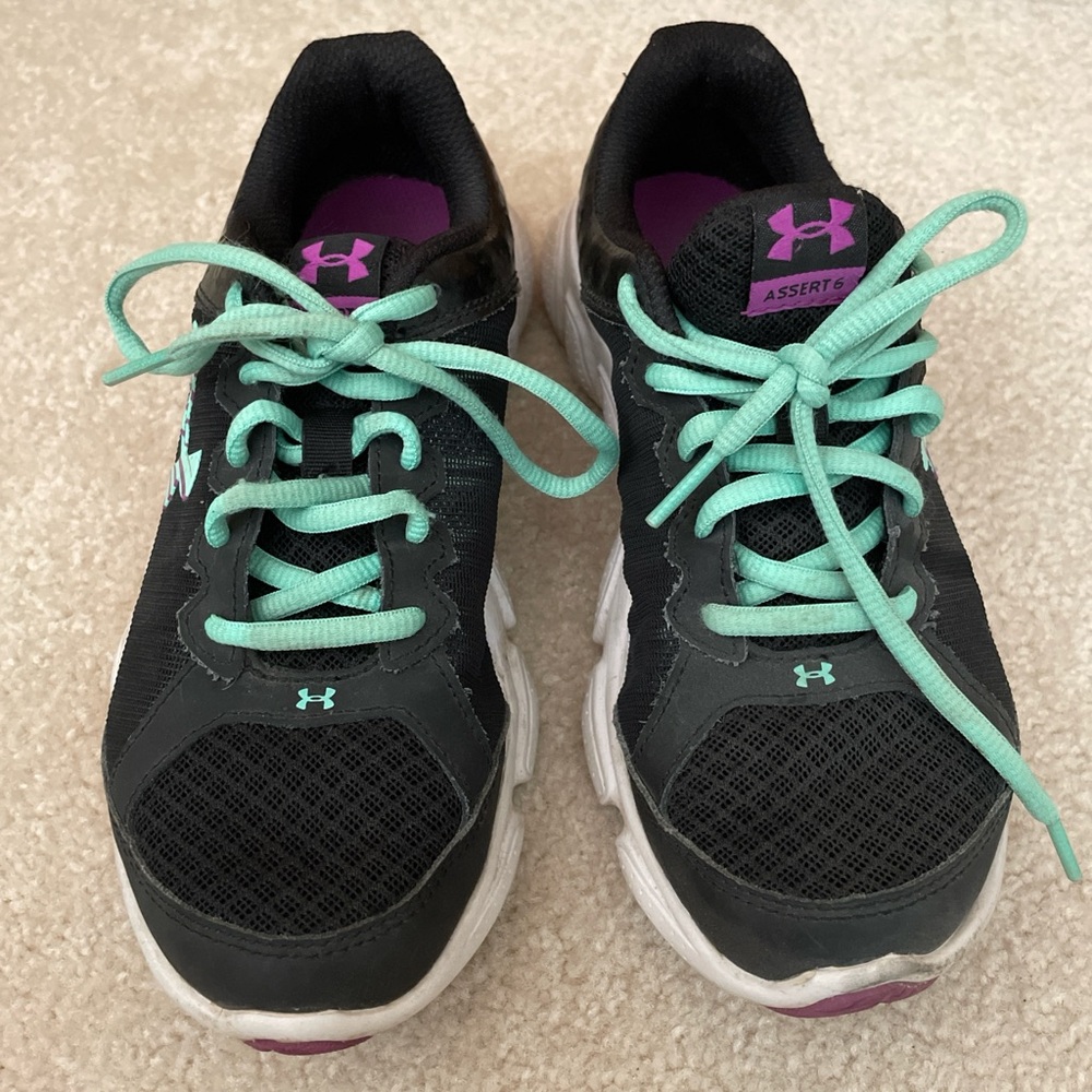 Under Armour Black and Green Athletic Shoes with Breathable Mesh